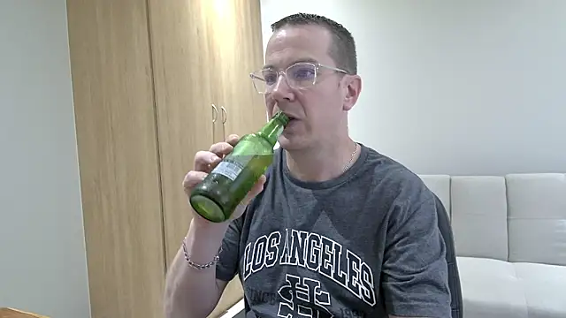 BrettJ81 online show from 25, 3, 2026