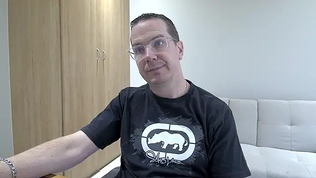 BrettJ81 online show from 19, 4, 2026