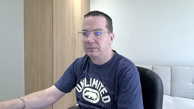 BrettJ81 online show from 19, 10, 2025