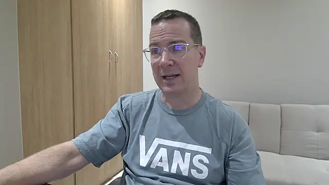 BrettJ81 online show from 21, 4, 2026