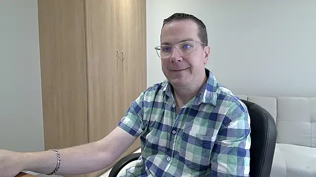 BrettJ81 online show from 4, 10, 2025