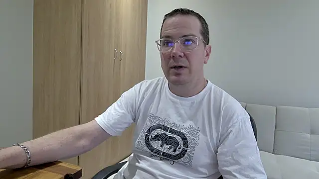 BrettJ81 online show from 3, 11, 2025