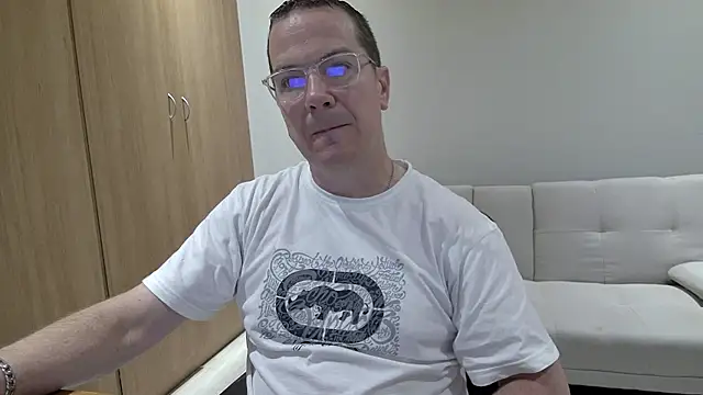 BrettJ81 online show from 5, 4, 2026