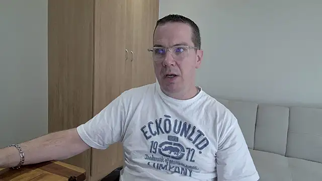 Snapshot of BrettJ81 chatting on 3, 5, 2026 BrettJ81 online show from 3, 5, 2026
