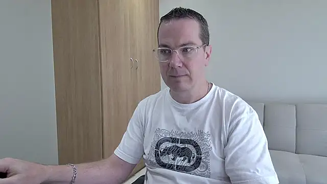 Snapshot of BrettJ81 chatting on 16, 5, 2026 BrettJ81 online show from 16, 5, 2026