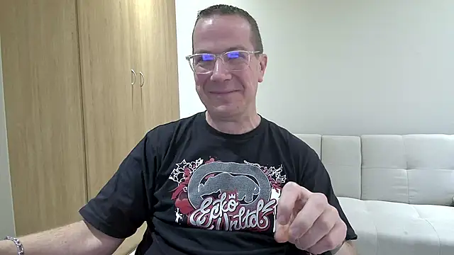 Snapshot of BrettJ81 chatting on 27, 5, 2026 BrettJ81 online show from 27, 5, 2026
