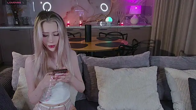 Snapshot of Lexitey chatting on 14, 11, 2025 Lexitey online show from 14, 11, 2025