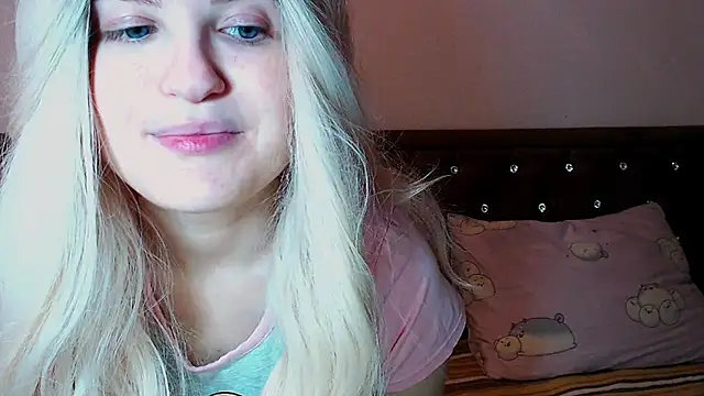 Snapshot of Sara4uu chatting on 26, 9, 2025 Sara4uu online show from 26, 9, 2025