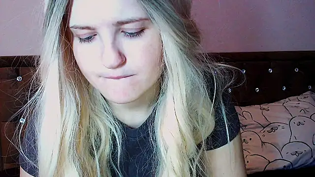 Snapshot of Sara4uu chatting on 16, 11, 2025 Sara4uu online show from 16, 11, 2025