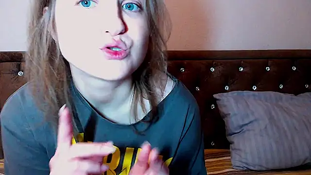 Snapshot of Sara4uu chatting on 13, 2, 2026 Sara4uu online show from 13, 2, 2026
