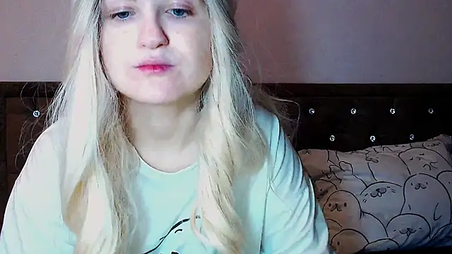 Snapshot of Sara4uu chatting on 9, 11, 2025 Sara4uu online show from 9, 11, 2025