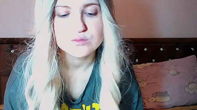 Snapshot of Sara4uu chatting on 25, 9, 2025 Sara4uu online show from 25, 9, 2025