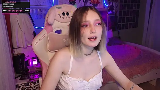 Evie Ro online show from 17, 10, 2025