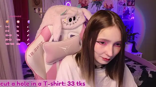 Evie Ro online show from 12, 4, 2026