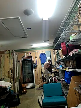 leahcimnikral online show from 6, 10, 2025