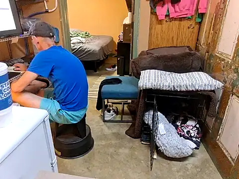 leahcimnikral online show from 21, 9, 2025