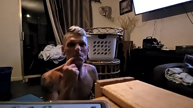 leahcimnikral online show from 15, 9, 2025