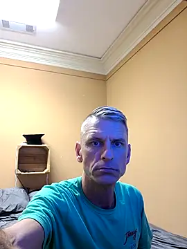 leahcimnikral online show from 12, 9, 2025