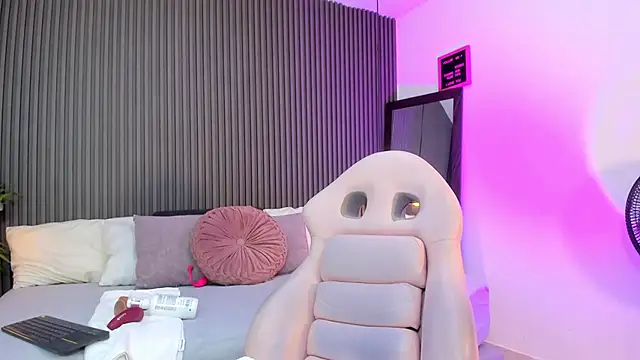 pervert lizza online show from 8, 2, 2026