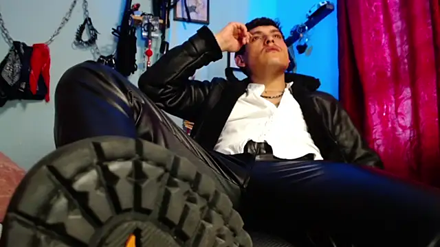 dom2travelersss online show from 20, 4, 2026