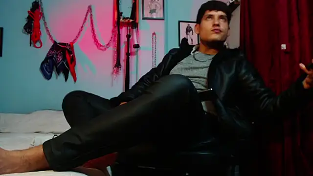 dom2travelersss online show from 29, 3, 2026