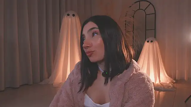 AmyArmstrong online show from 16, 10, 2025