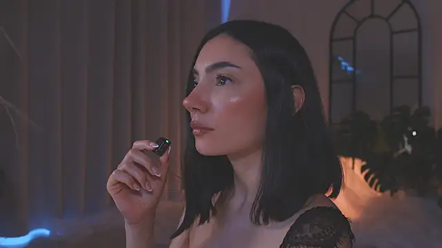 AmyArmstrong online show from 12, 11, 2025