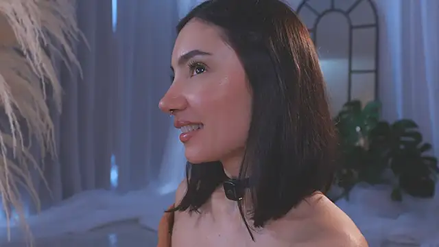 AmyArmstrong online show from 17, 11, 2025