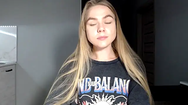 Snapshot of Sunbeam_ chatting on 22, 11, 2025 Sunbeam online show from 22, 11, 2025