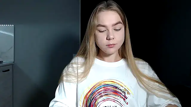 Snapshot of Sunbeam_ chatting on 15, 11, 2025 Sunbeam online show from 15, 11, 2025