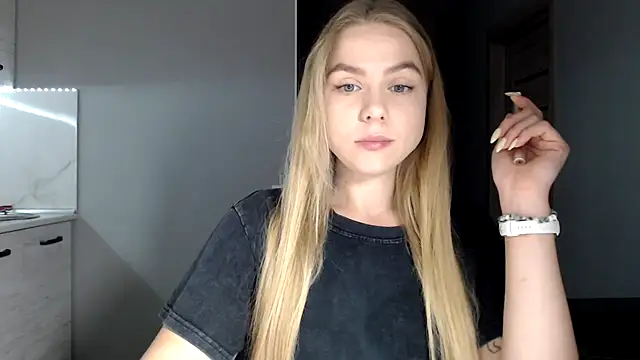 Snapshot of Sunbeam_ chatting on 13, 10, 2025 Sunbeam online show from 13, 10, 2025