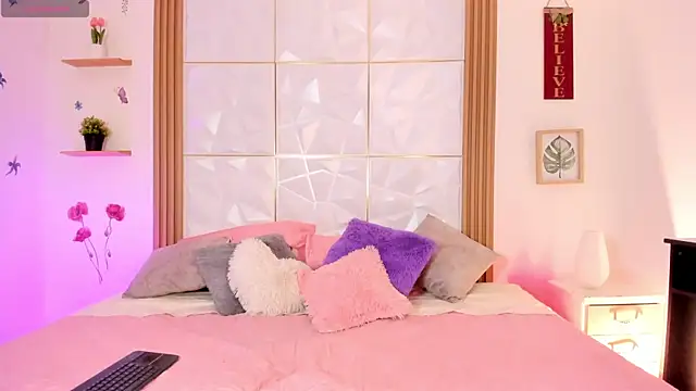 natalie jaensen online show from 20, 4, 2026