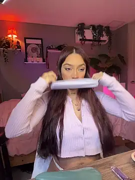 DaniDusan  online show from 3, 11, 2025