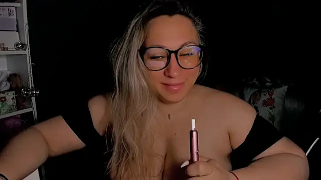 Snapshot of CumOnMy_Tits chatting on 23, 4, 2026 CumOnMy Tits online show from 23, 4, 2026