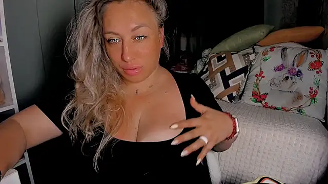 CumOnMy Tits online show from 1, 7, 2026