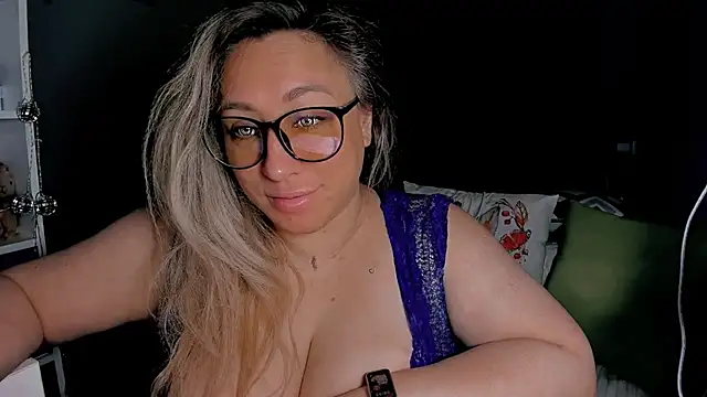 Snapshot of CumOnMy_Tits chatting on 27, 4, 2026 CumOnMy Tits online show from 27, 4, 2026