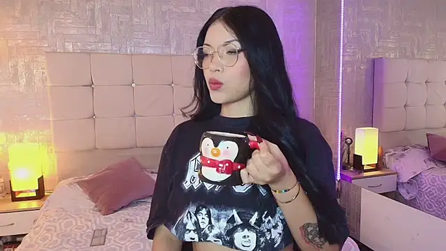 Baby Venuss online show from 24, 2, 2025