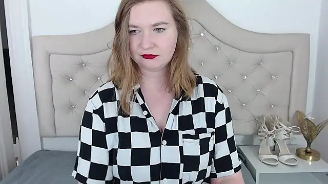 LaraDream online show from 6, 2, 2025