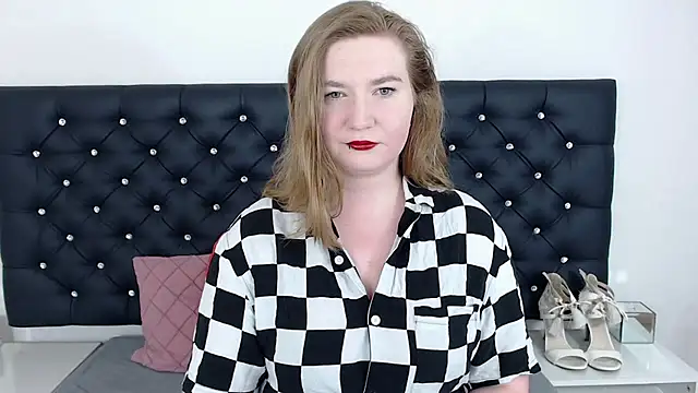 LaraDream online show from 17, 2, 2025
