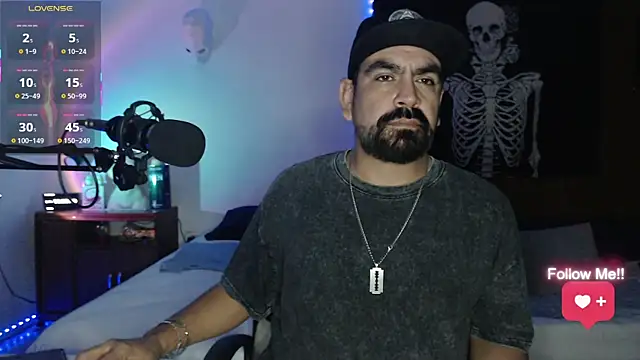 soyelcarlitos  online show from 9, 9, 2025