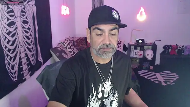 soyelcarlitos  online show from 15, 6, 2026