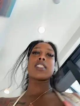 mismialove online show from 25, 2, 2026