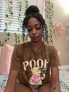 Snapshot of mismialove chatting on 10, 7, 2026 mismialove online show from 10, 7, 2026