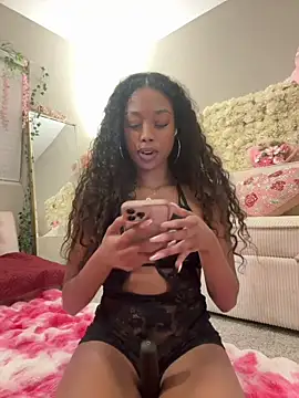 Snapshot of mismialove chatting on 15, 7, 2026 mismialove online show from 15, 7, 2026