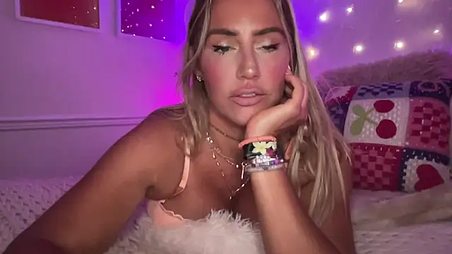 Fitnessbabe69 online show from 10, 6, 2026