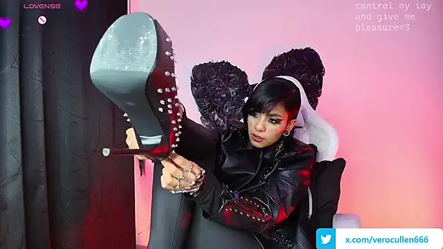 luci fer devil online show from 28, 11, 2025